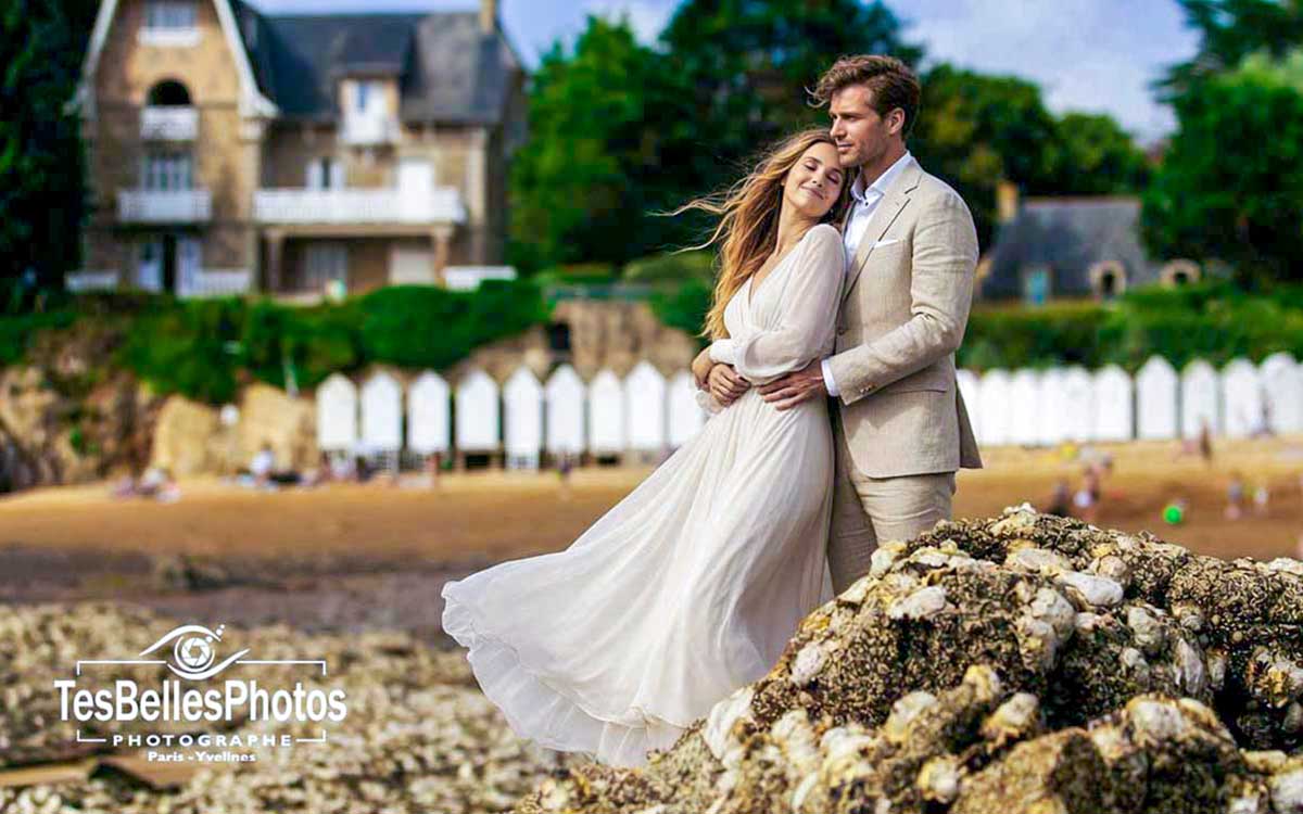 Photographe mariage Saint-Briac-sur-Mer couple de mariés capturé dans un moment tendre