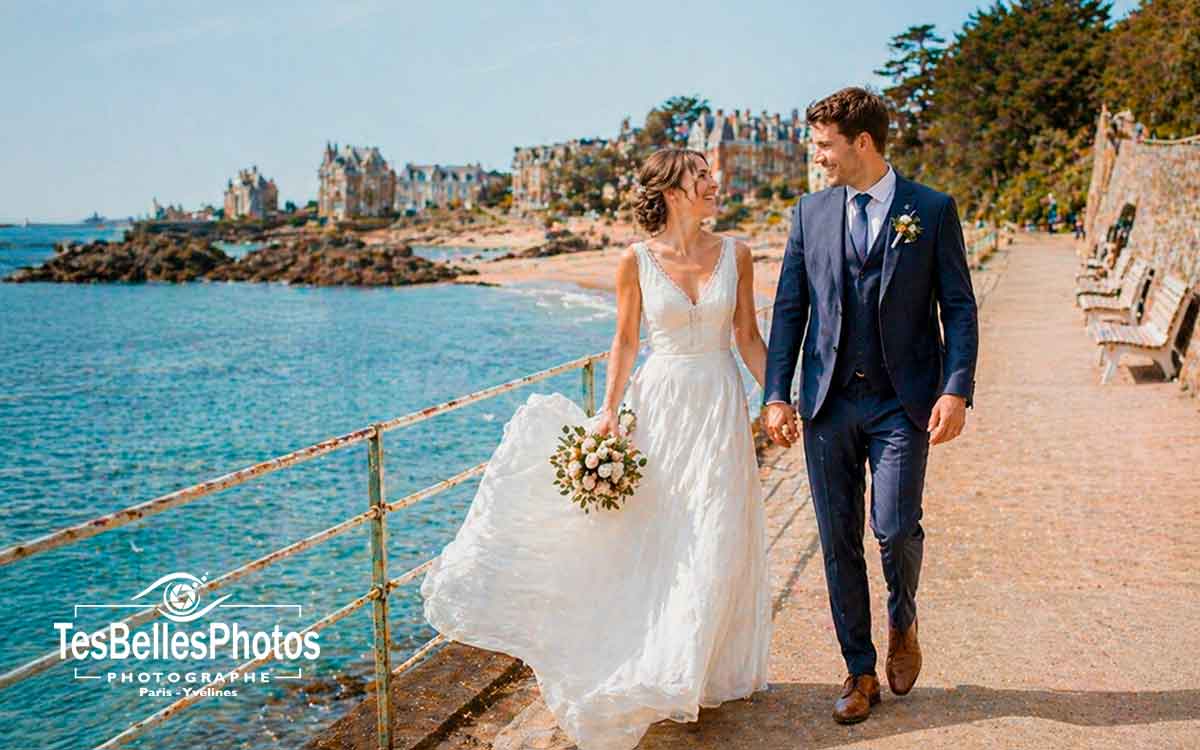 Photographe mariage Dinard – couple de mariés à la Promenade du Clair de Lune